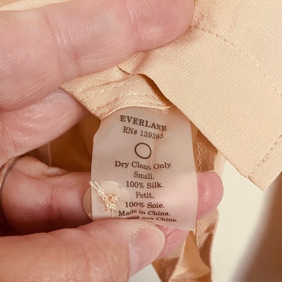 Everlane The Clean Silk Nude Pink Button Down Shirt Blouse Women’s Size Small - Picture 5 of 11
